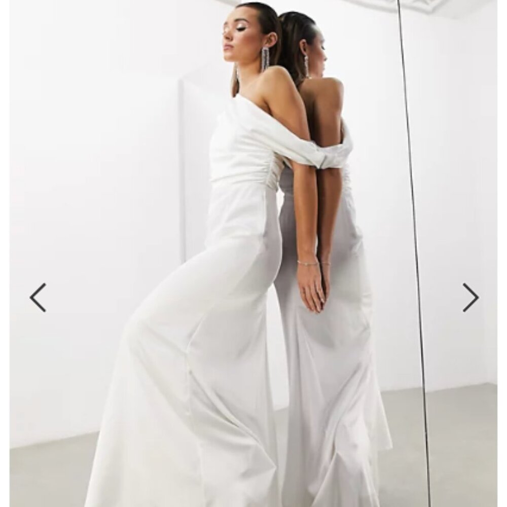 ASOS DESIGN Ivory wedding dress, size 6. NWT